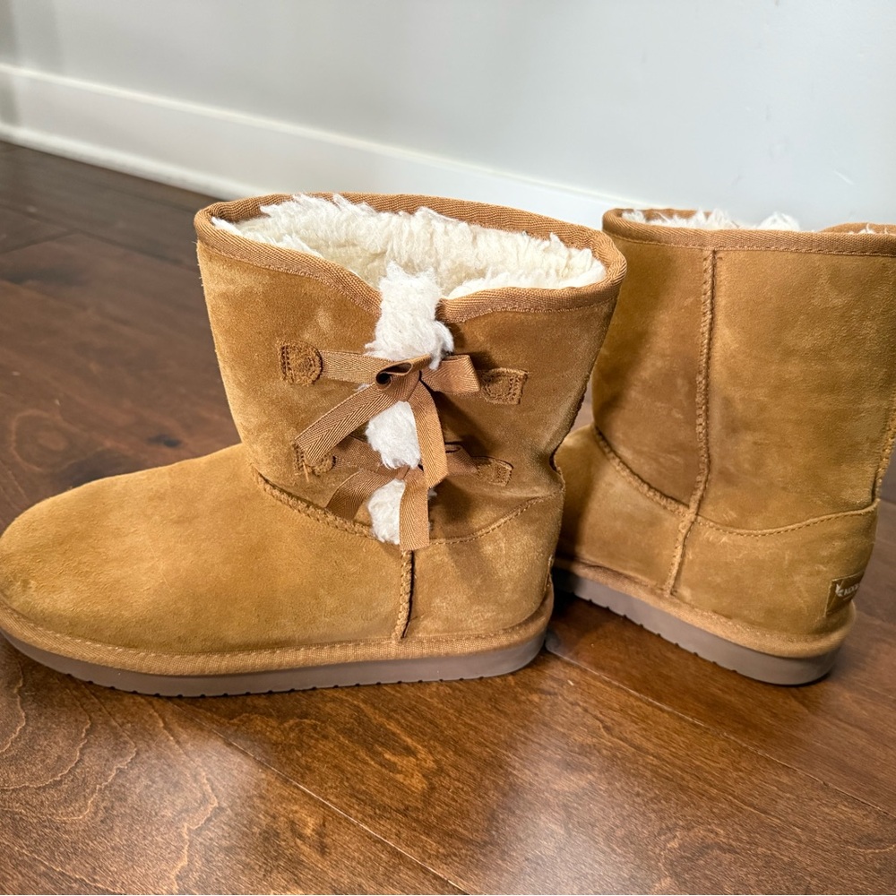 Koolaburra Tan Women’s Boots with Bow size 5